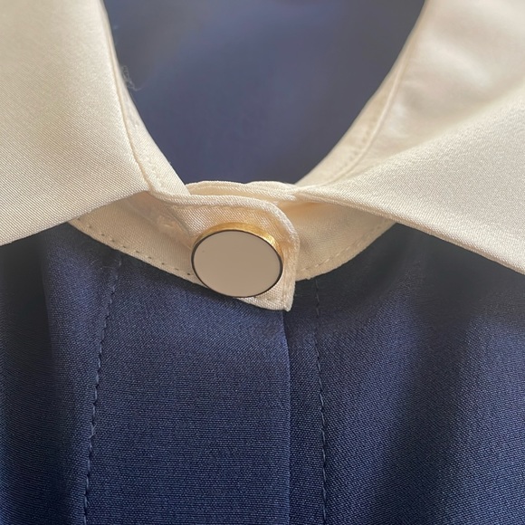 Lilly Pulitzer Silk Navy Blue Off-White Collar Sleeveless top- Large - Picture 3 of 12